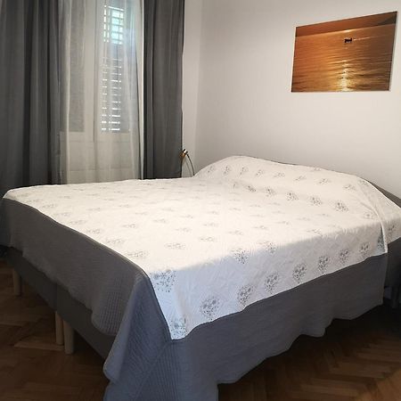 Apartmani Nadalina ヴェリ・ロシニュ エクステリア 写真