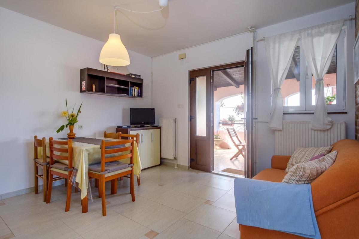 Apartmani Nadalina ヴェリ・ロシニュ エクステリア 写真