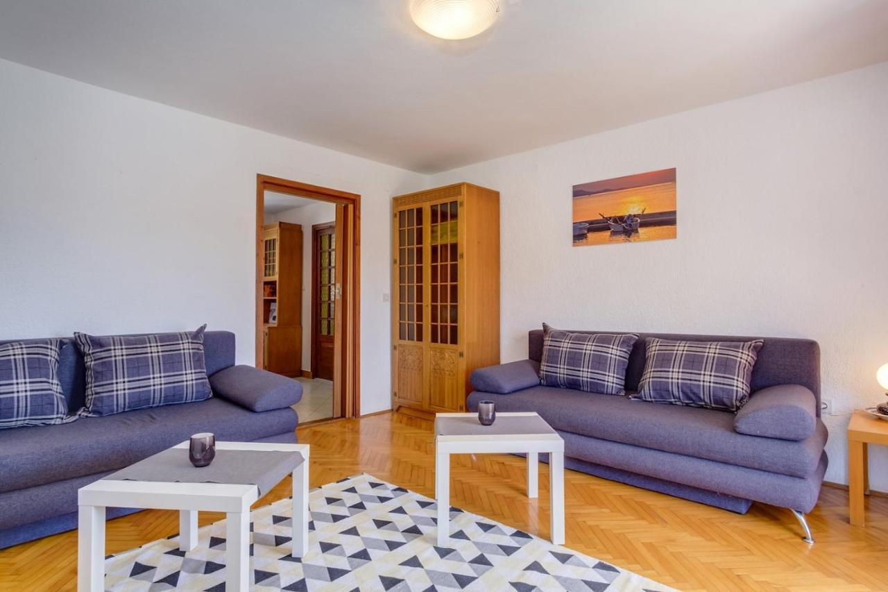 Apartmani Nadalina ヴェリ・ロシニュ エクステリア 写真