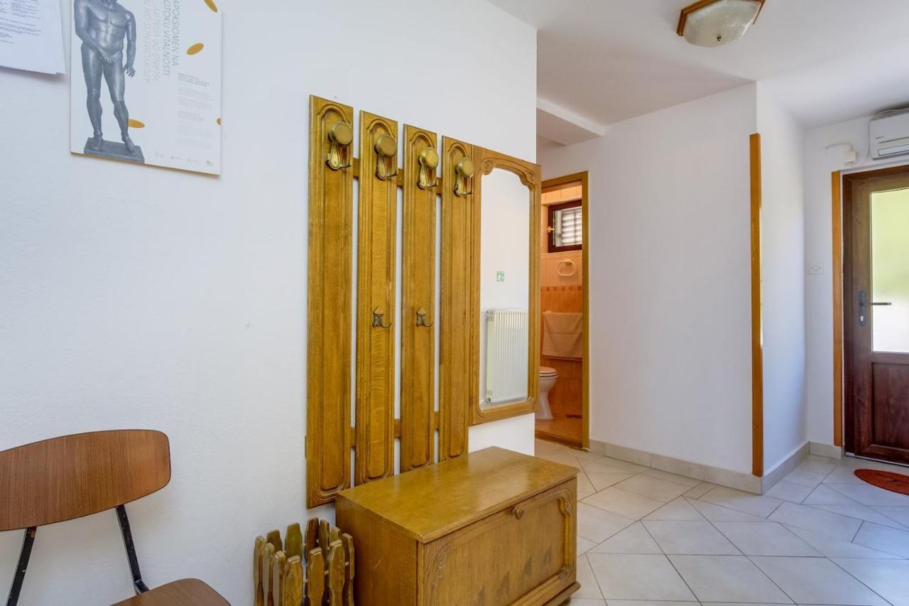 Apartmani Nadalina ヴェリ・ロシニュ エクステリア 写真