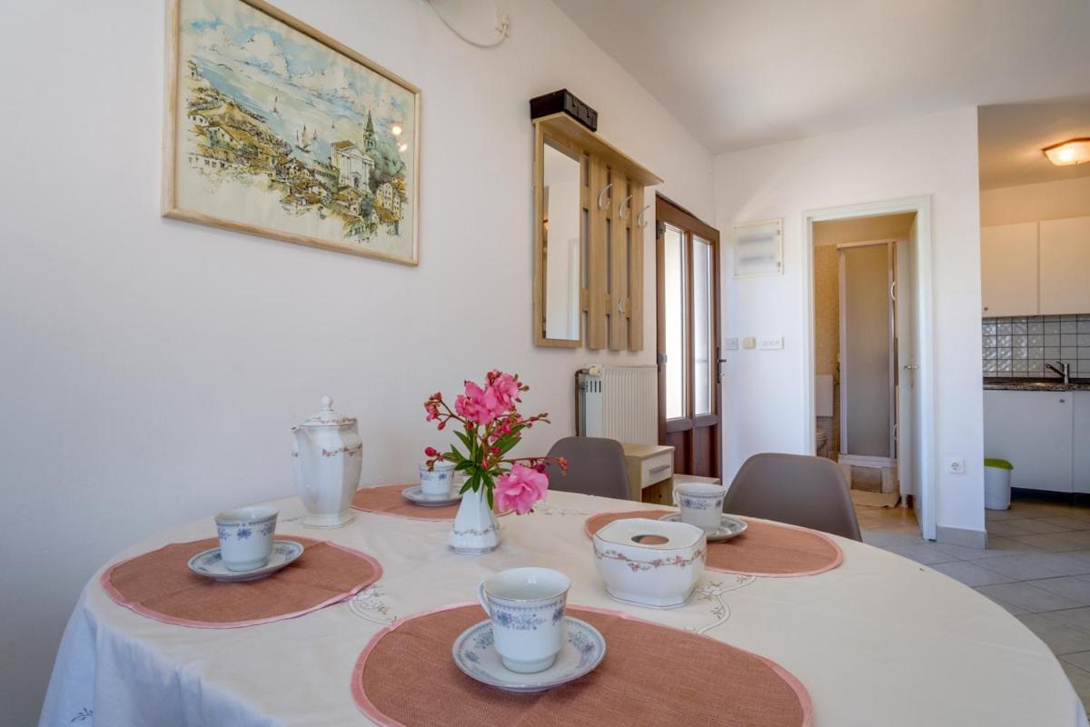 Apartmani Nadalina ヴェリ・ロシニュ エクステリア 写真
