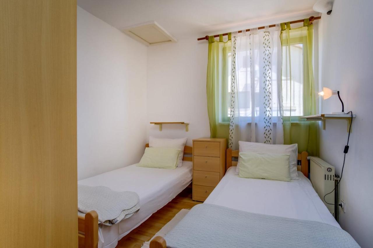 Apartmani Nadalina ヴェリ・ロシニュ エクステリア 写真