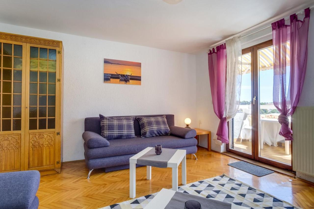 Apartmani Nadalina ヴェリ・ロシニュ エクステリア 写真